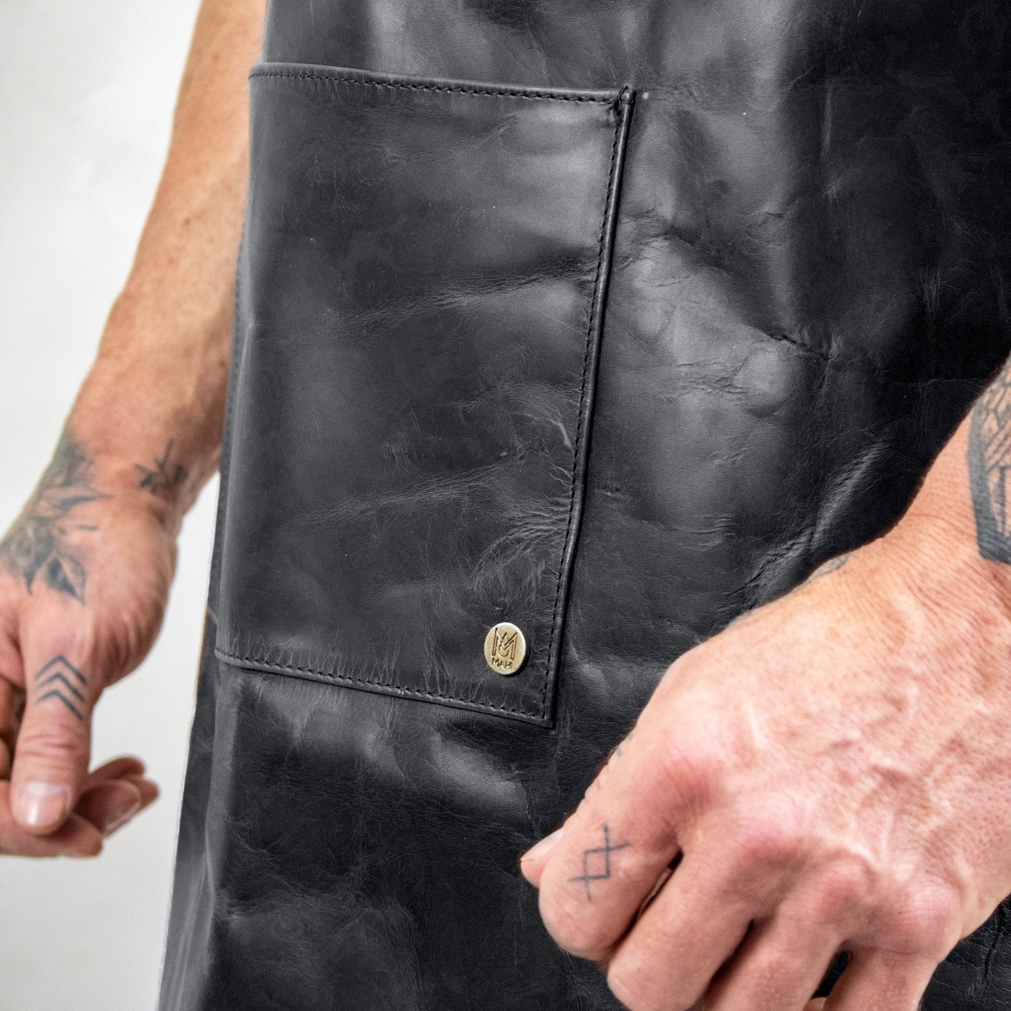 Cross Back Leather Apron - Image 8