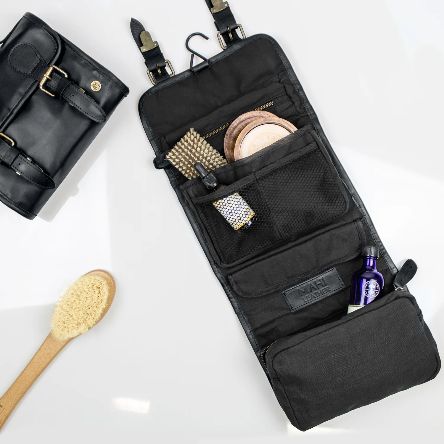The Harvard Hanging Wash Bag - Image 2